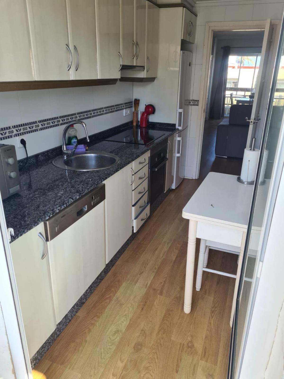 Apartamento En Complejo Residencial Con Piscina 푸에블라 데 파르날스 외부 사진